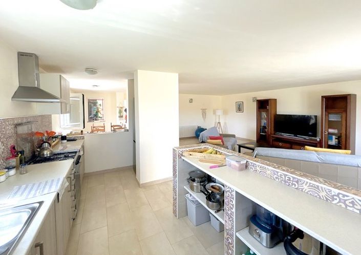 Image No.16-6 Bed Property for sale