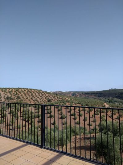 Image No.17-6 Bed Property for sale