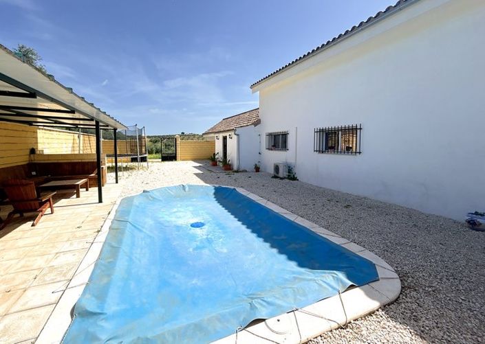 Image No.22-6 Bed Property for sale