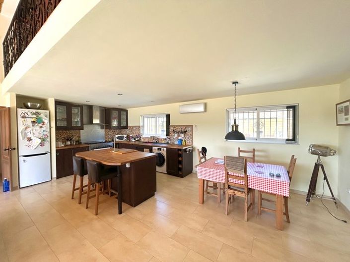 Image No.31-6 Bed Property for sale
