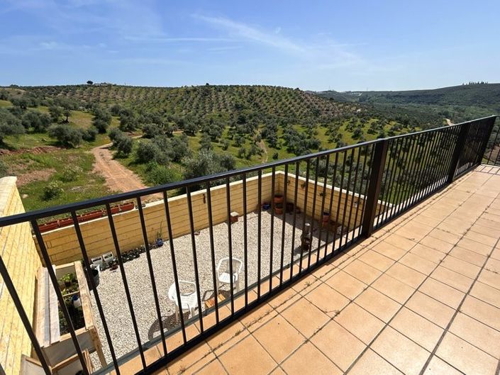 Image No.6-6 Bed Property for sale