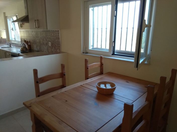 Image No.6-6 Bed Property for sale