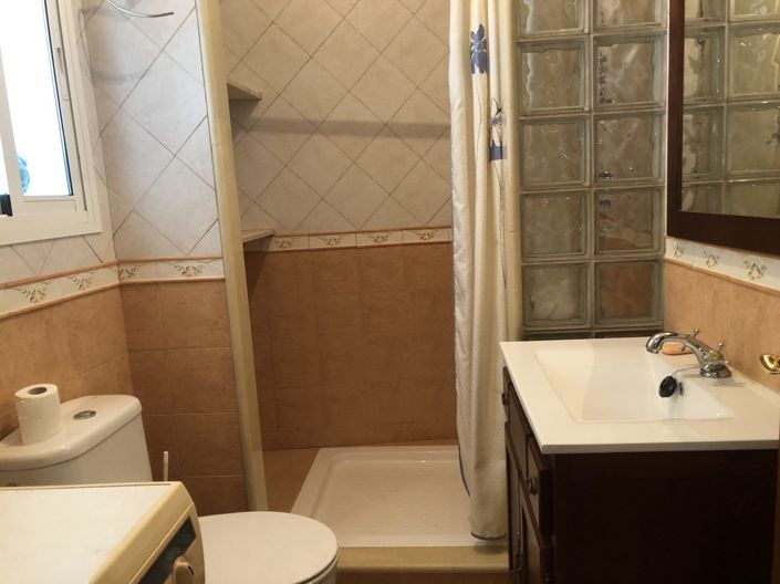 Image No.16-2 Bed Townhouse for sale