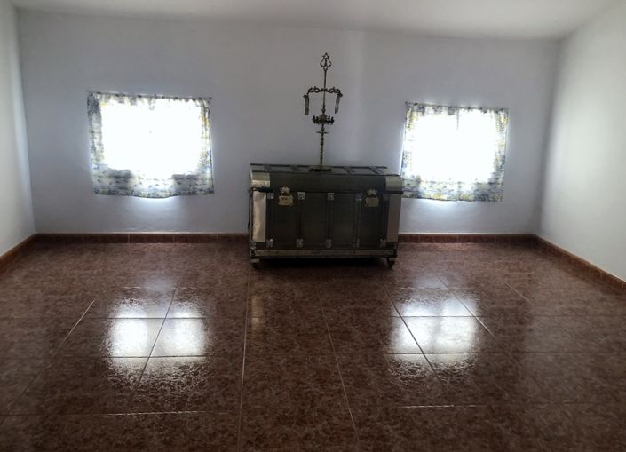 Image No.22-3 Bed Townhouse for sale