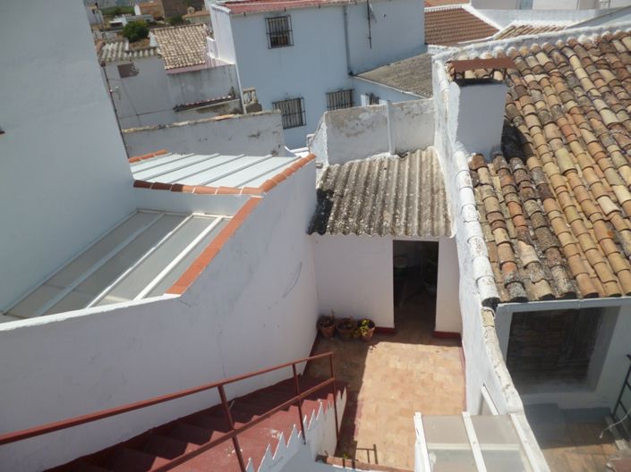 Image No.12-3 Bed Townhouse for sale