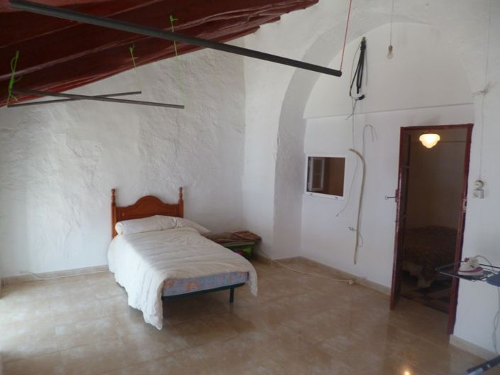 Image No.20-3 Bed Townhouse for sale