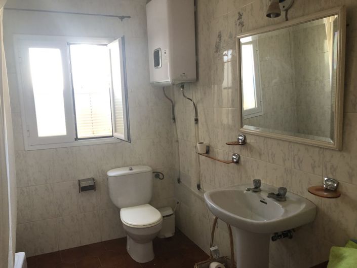 Image No.26-3 Bed Townhouse for sale