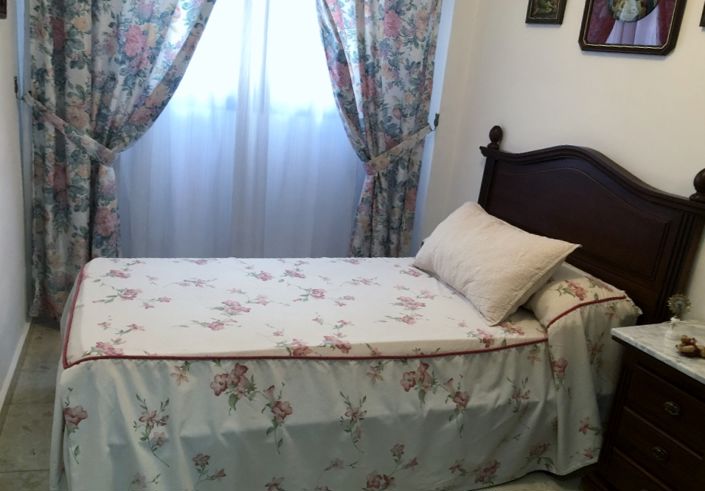 Image No.17-3 Bed Townhouse for sale