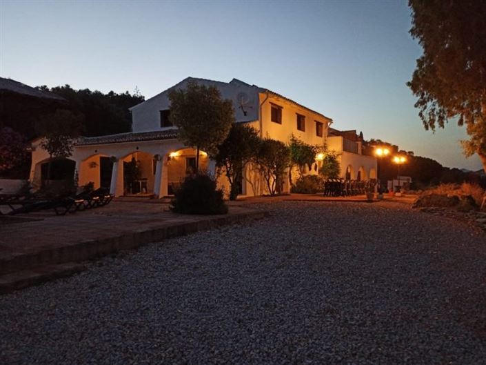 Image No.6-13 Bed Country House for sale