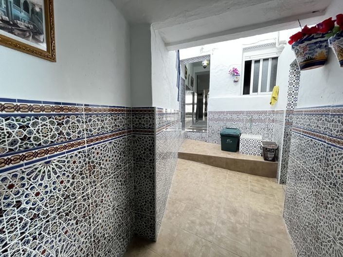 Image No.18-3 Bed Property for sale
