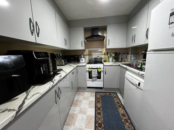 Image No.22-3 Bed Property for sale