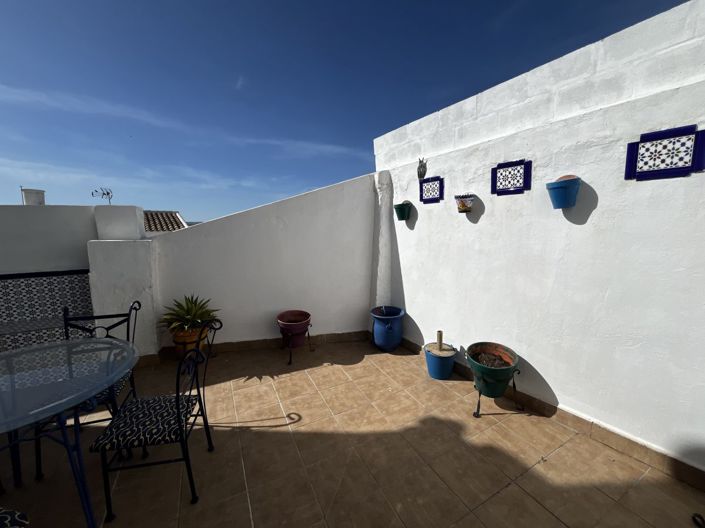 Image No.19-3 Bed Property for sale