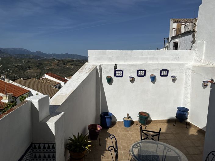 Image No.25-3 Bed Property for sale