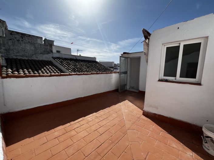 Image No.38-3 Bed Property for sale