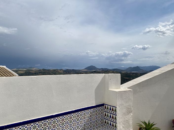 Image No.14-3 Bed Property for sale