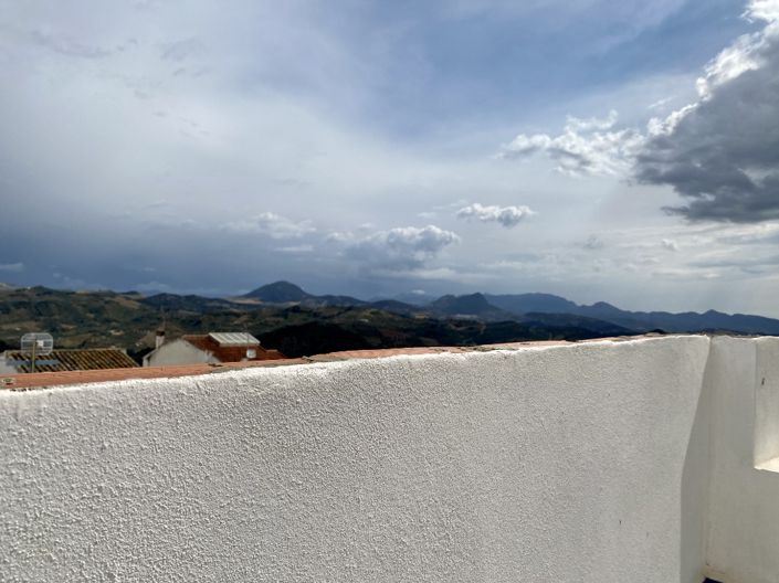 Image No.29-3 Bed Property for sale