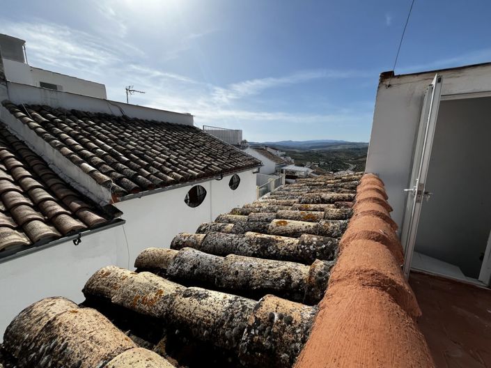 Image No.40-3 Bed Property for sale