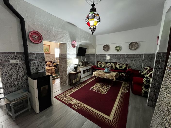 Image No.8-3 Bed Property for sale