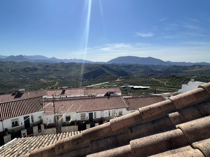 Image No.6-3 Bed Townhouse for sale