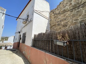 1 - Torre-Alháquime, Property