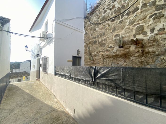 Image No.3-Propriété de 3 chambres à vendre à Torre-Alháquime