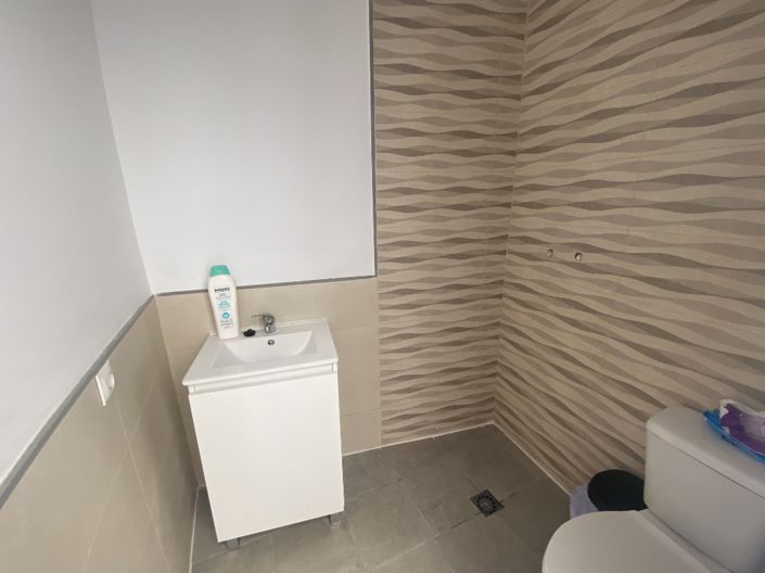 Image No.11-3 Bed Property for sale