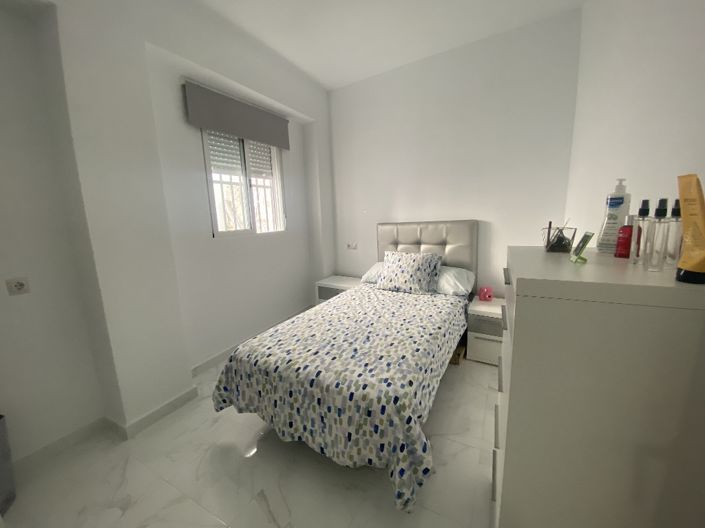 Image No.14-3 Bed Property for sale