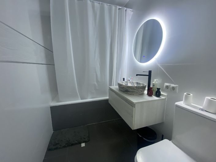 Image No.16-3 Bed Property for sale