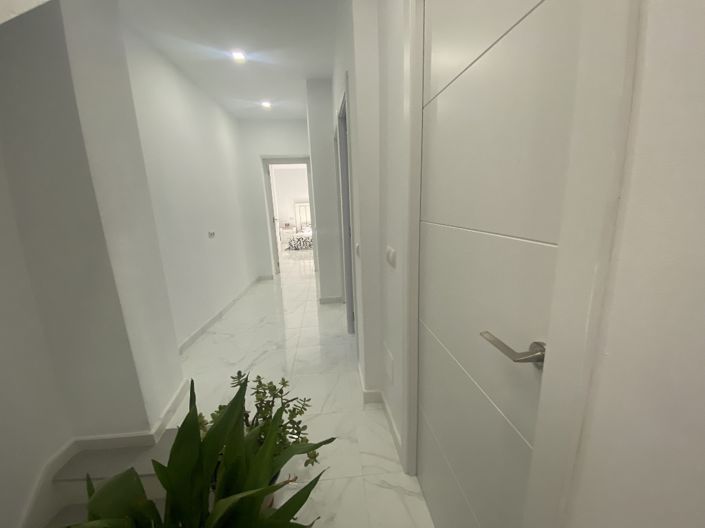 Image No.17-3 Bed Property for sale