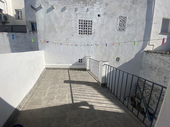 Image No.19-3 Bed Property for sale