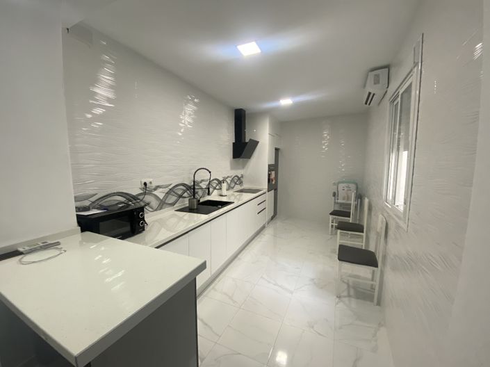 Image No.3-3 Bed Property for sale