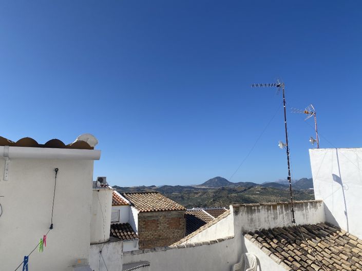 Image No.21-3 Bed Property for sale