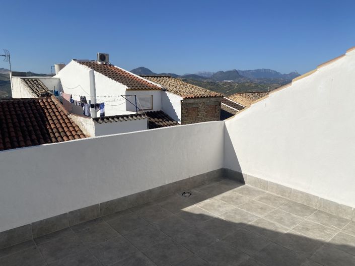 Image No.23-3 Bed Property for sale