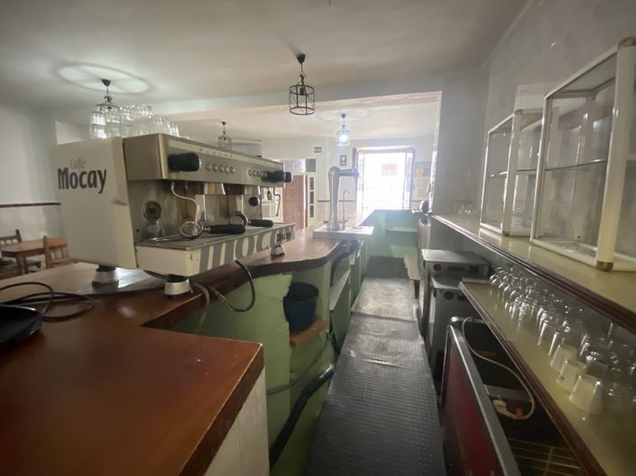 Image No.12-2 Bed Commercial for sale