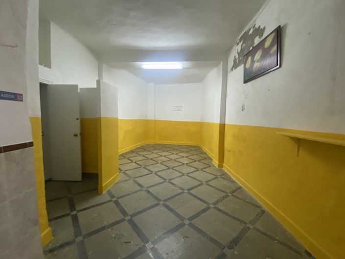 Image No.17-2 Bed Commercial for sale