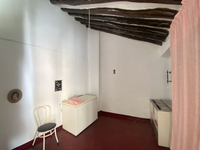 Image No.4-2 Bed Commercial for sale