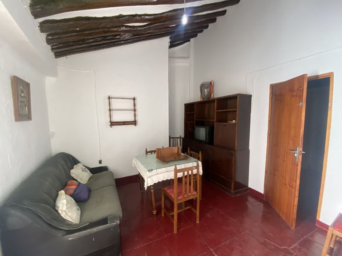 Image No.6-2 Bed Commercial for sale