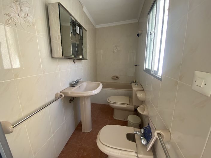 Image No.7-2 Bed Commercial for sale