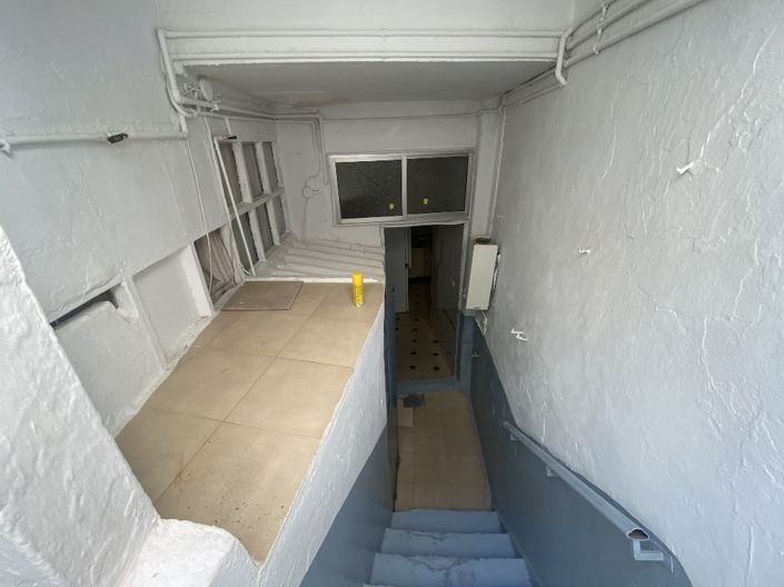 Image No.9-2 Bed Commercial for sale