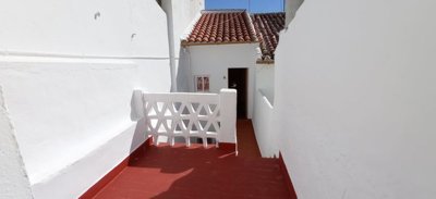 sw01418-1200x553