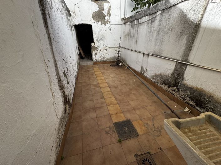 Image No.11-2 Bed Property for sale