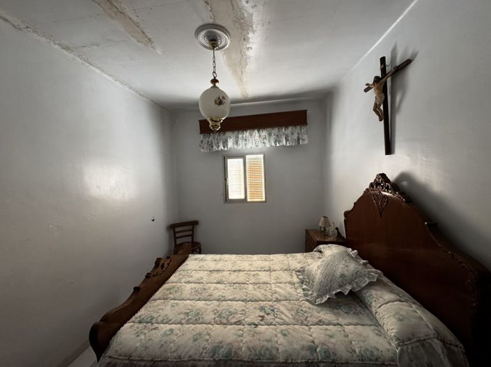 Image No.8-2 Bed Property for sale