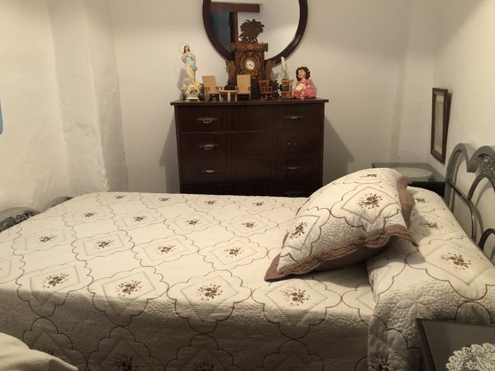 Image No.16-4 Bed Townhouse for sale