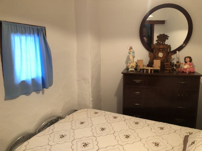 Image No.17-4 Bed Townhouse for sale