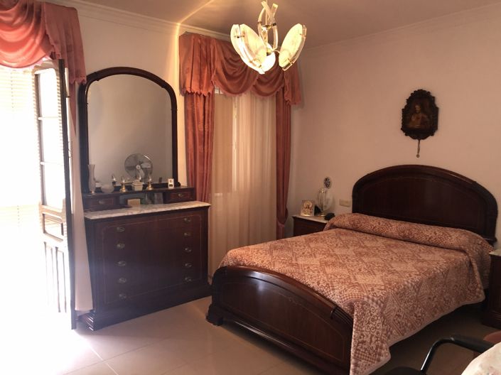 Image No.21-4 Bed Townhouse for sale