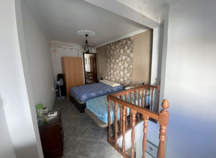 Image No.12-3 Bed Townhouse for sale