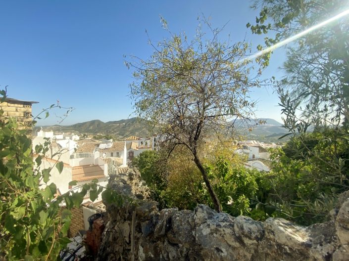 Image No.19-3 Bed Townhouse for sale