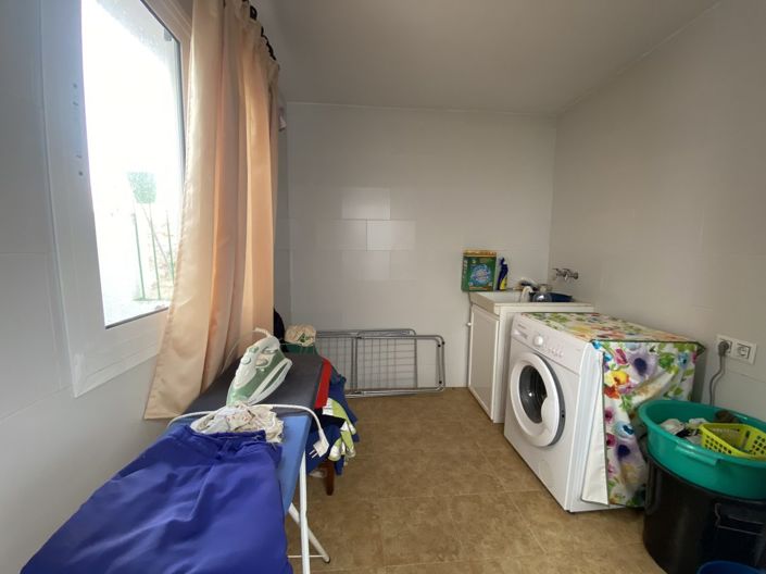 Image No.16-6 Bed Townhouse for sale