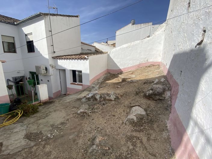 Image No.21-6 Bed Townhouse for sale