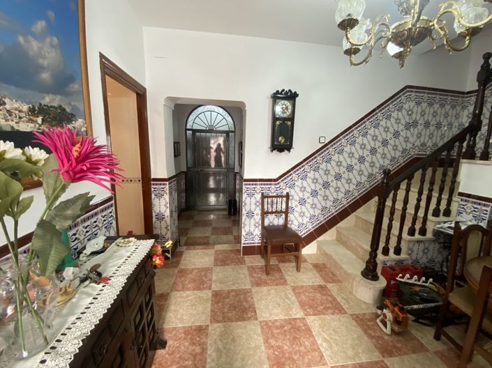 Image No.26-6 Bed Townhouse for sale